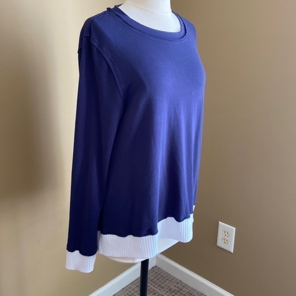 Navy/white Top by Belyn Key - XL - Picture 2 of 9